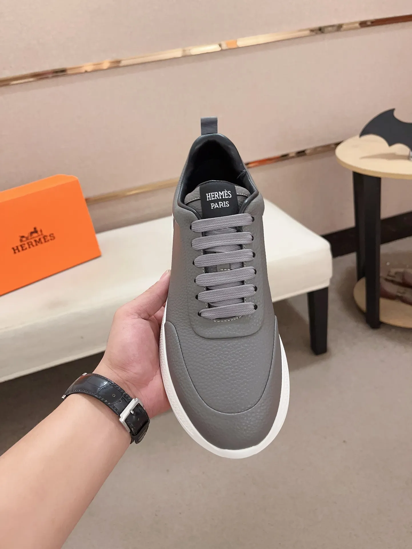 Men's clothing and shoes💰: 442💰《HERMES》【Classic original single version】Hermès; top 🔝purchase agent🔍🔍men's latest 🇺🇸 counter sales simultaneously, imported from Italy original ▲▲cowhide ▲▲ (high-end, nobility, class) ) Exquisite workmanship (Italian 🇮🇹 imported water-dyed 🐂 cowhide lining) sole: original sole provided by the original factory, ⚠️exclusive double-layer activity·TPR·rubber·combined molded outsole; super comfortable·wear-resistant·non-slip·environmental protection The real thing is more beautiful if you take the real thing (high quality, follow the order). You can enter and exit the counter at will * Number of yards: 38-44 (45 can be customized and cannot be returned or exchanged)